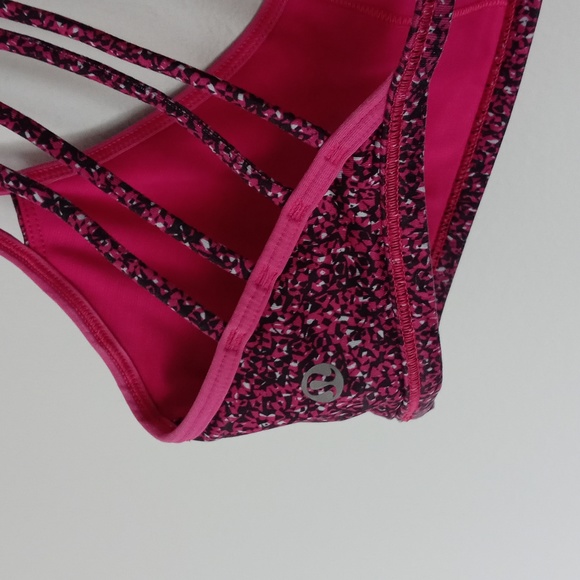 LuLuLemon Lighten Up Pink and Black Sport Bra Size 6 - Picture 9 of 11